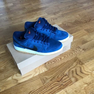 Nike sb dunk low  -  Orange label Midnight navy 