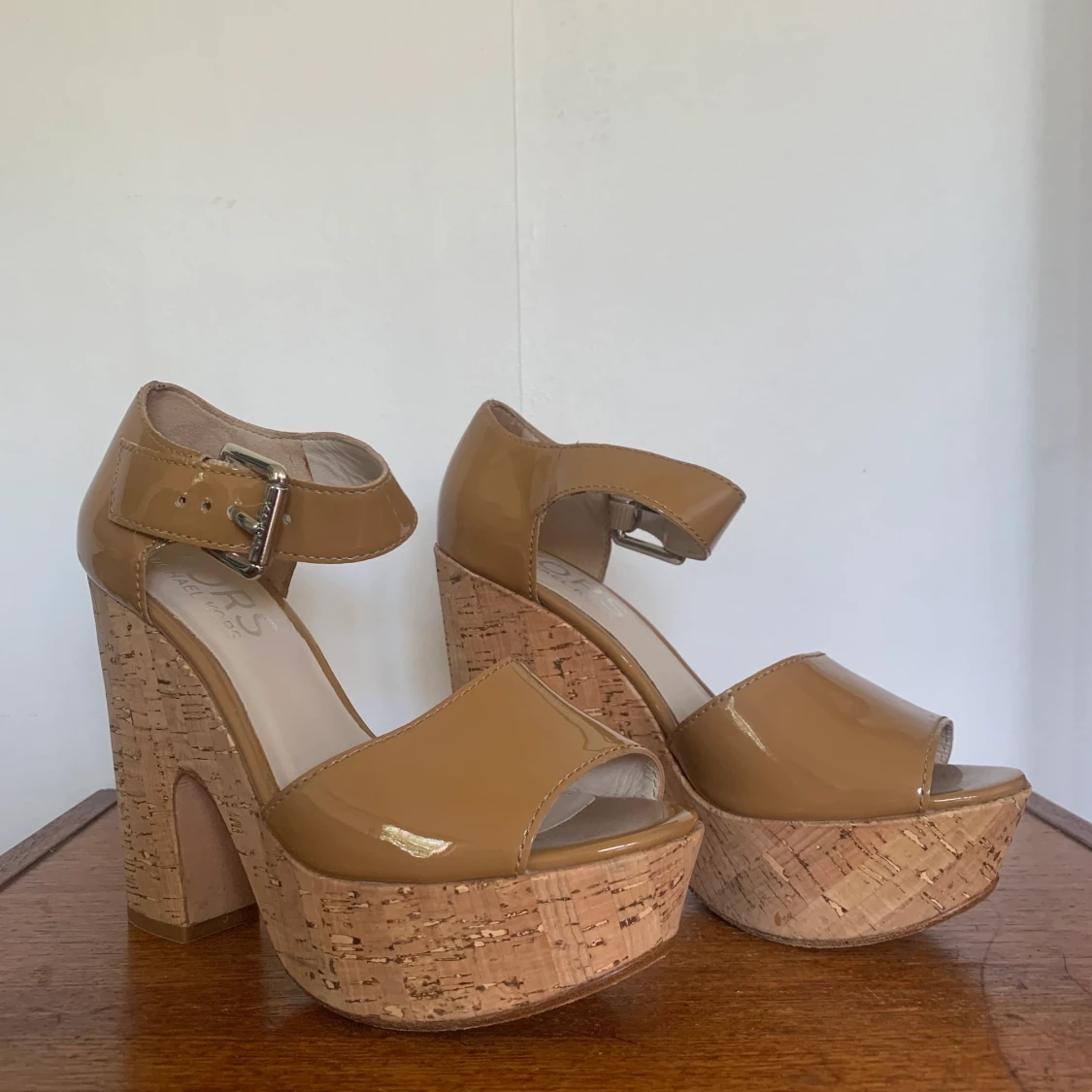 KORS Michael Kors patent leather sandals size 38 - 90