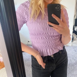 Topp - Säljer denna söta topp från only🤩