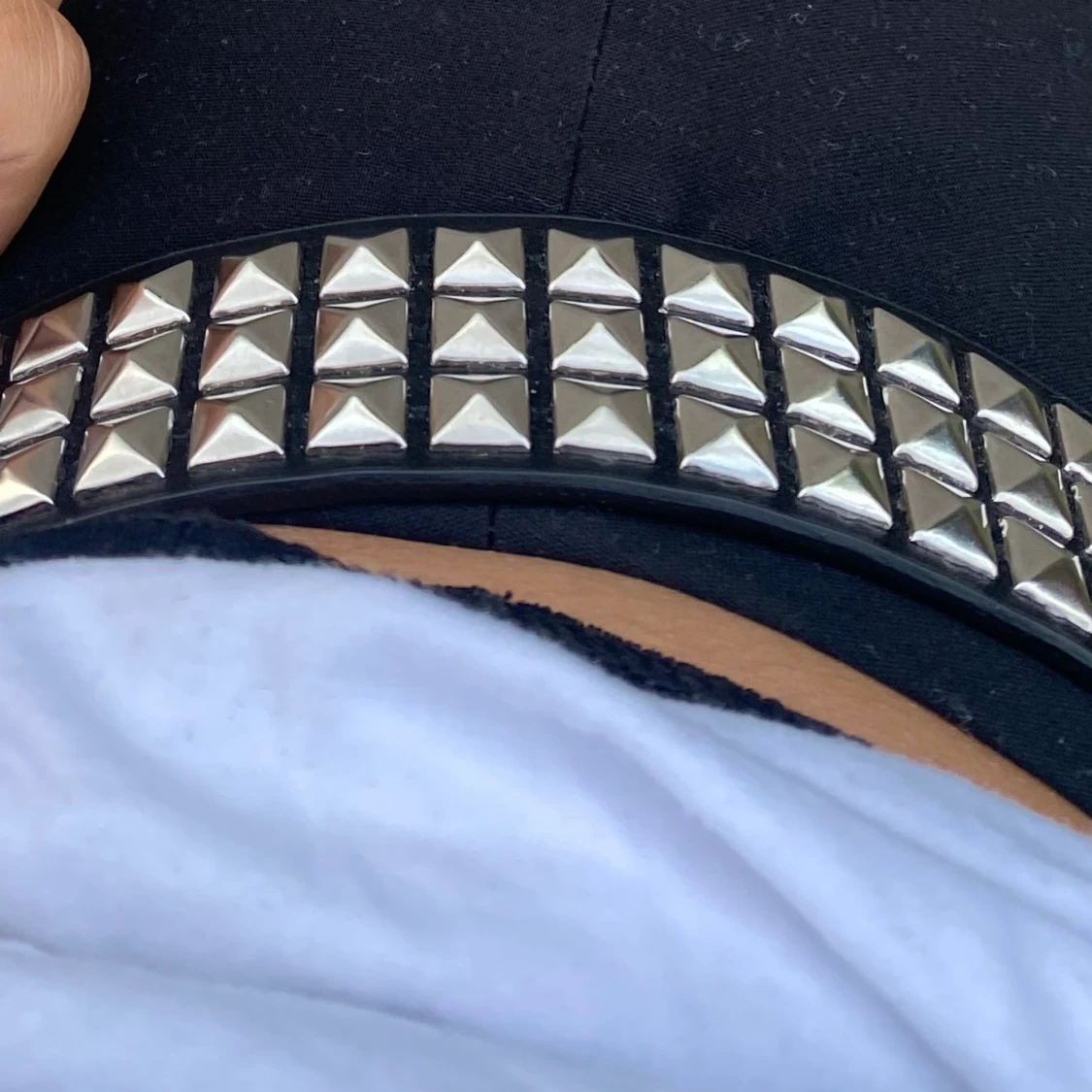 Skärp med nitar - 90