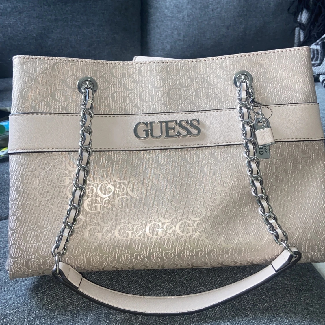 Ny guess väska