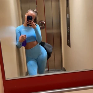 Träningsset - Ljusblått träningssett i bra skick  