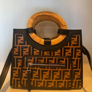 Fendi Runaway - Fendi Runaway. Kvitto och dustbag finns. Nypris ca 20.000 kr.