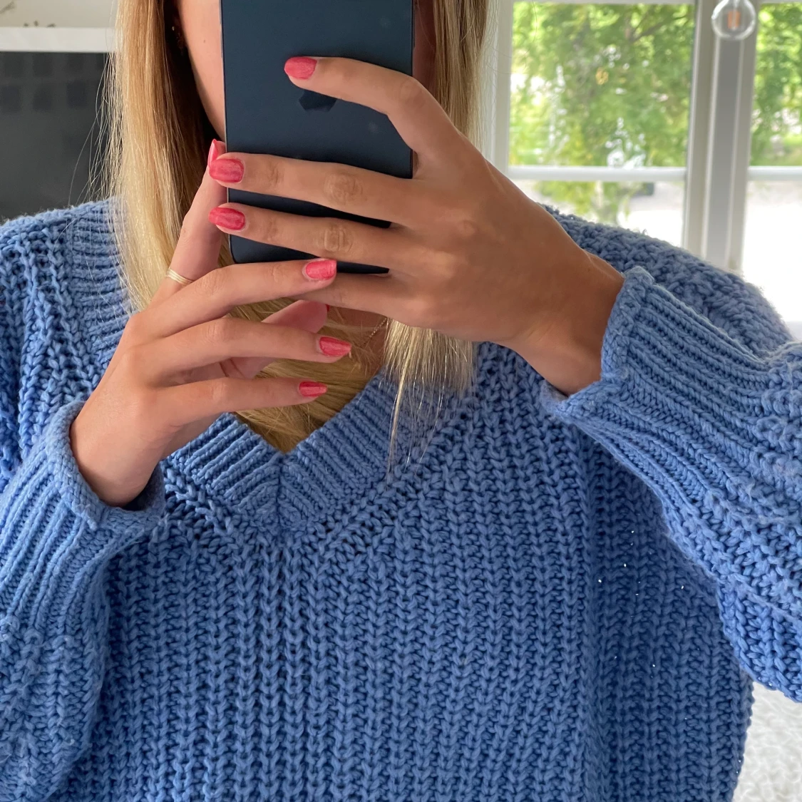 Blå stickad tröja - 91