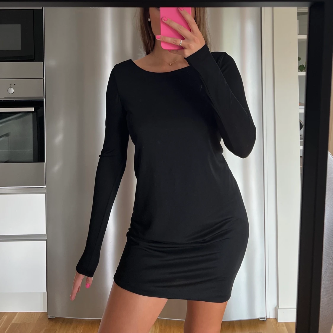 Klänning med öppen rygg - 90