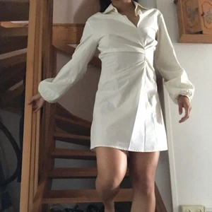 Ny klänning från mango  - Superfin och sval klänning. Helt ny från mango med prislapp kvar. 