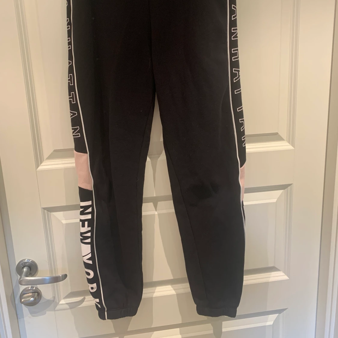 Svarta mjukisbyxor  - 90