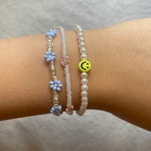 Pärlade armband  - 33:- styck Gratis frakt🫶🏻