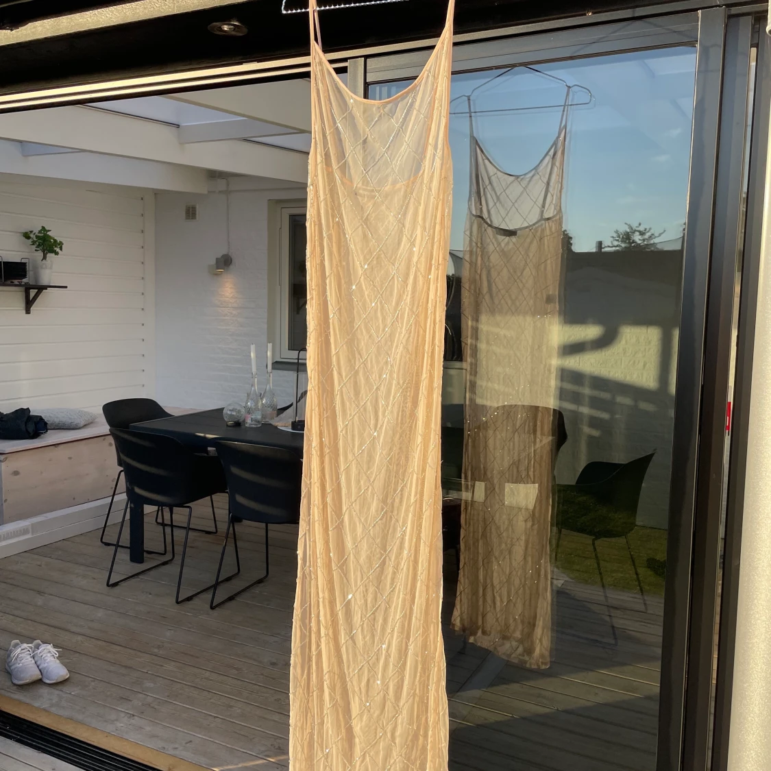 Transparent klänning med glitter 