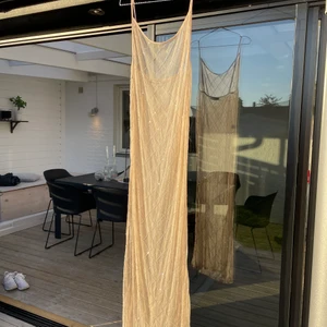 Transparent klänning med glitter  - Jättefint att ha över bikini  Rosa/hudfärgad 