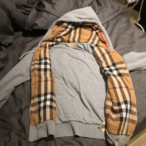 Burberry kofta - Grå burberry kofta