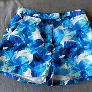 Hot pants / shorts xs  - Angelica Blick x bik bok (2014?)   Shorts i strl xs.  Älskar dom men tyvärr för små. I superfint skick. 