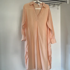 Klänning från h&m - Klänning från h&m - strl M Nypris 299. Säljer för 150kr