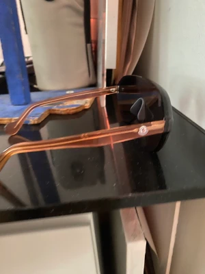 Moncler - Oanvända moncler solglasögon, köpta för 4500, 