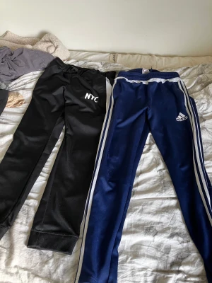 Sport byxor  - Jätte Sköna( har Andvändt 1 gång) 2 för 100kr