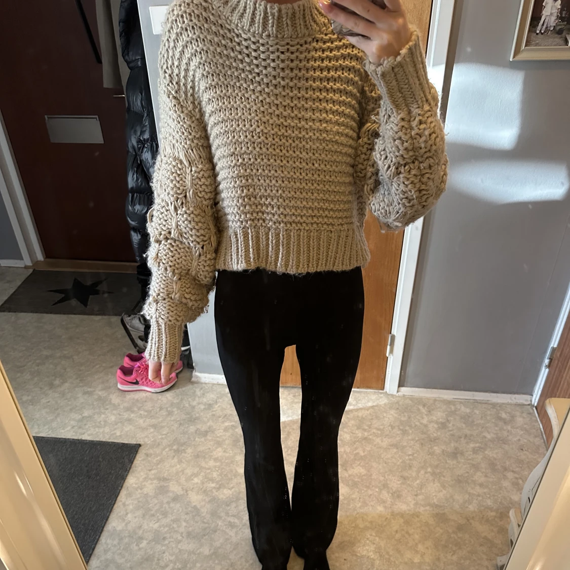 Beige stickad tröja 