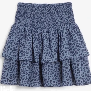 Kappahl kjol - fin kjol från Kappahl, använd få gånger och ny skick. säljer då det inte riktigt är min smak🙌 