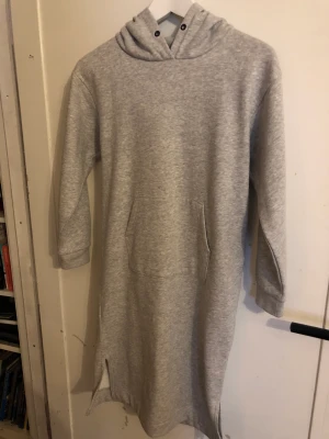 Lång hoodie - Aldrig använd