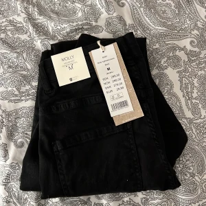 Jeans - Molly jeans från Gina tricot i storlek M. Oanvända
