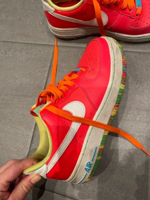 Nike sneakers  - Nike air force 1, limited edition candy colour. Väldigt sparsamt använda, superfint skick. Storlek 36.5 (23.5 innermått) jag har 37 och dem passar mig. 