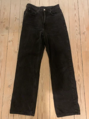Weekday jeans  - Sällan använda, köparen står för frakten💕