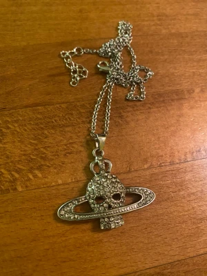 Fake Vivienne Westwood halsband - Helt oanvänd! 