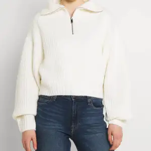 Half zip tröja från Gina i modellen ”leslie”, storlek xs och helt slutsåld