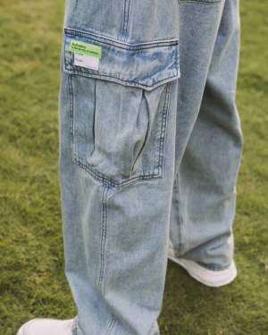 Bra skejtar jeans. Midjastorlek: 80cm Höftstorlek: 115 cm. Fått många bra kommentarer om hur bra det ser ut på skejtarbilder. 
