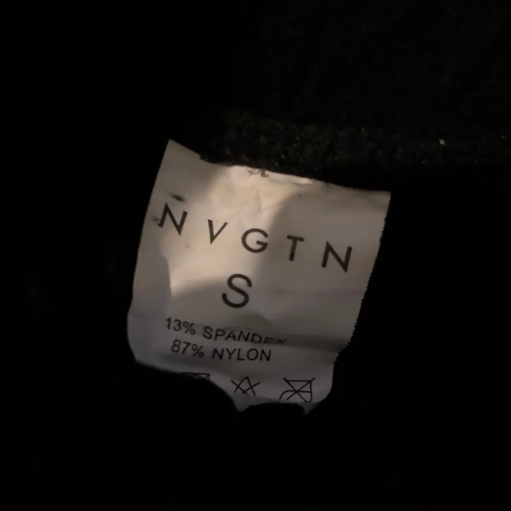 Super bekväma NVGTN joggers storlek S, super bekväma och bra kvalitet väldigt lite använda 💕. Jeans & Byxor.
