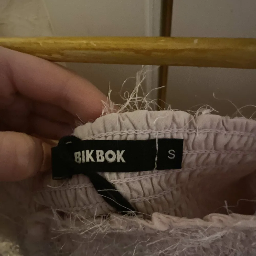 Den är i bra skick  inga fläckar  Storlek S  Org pris : 350 Pris: 70kr. Blusar.