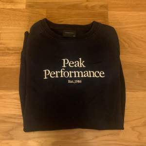 Peak performance sweatshirt i bra skick 