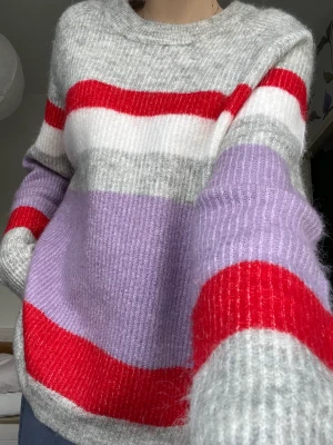 Scandi style sweater  - Oanvänd skjorta från märket envii. 25% ull. Original pris 400kr