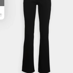 Lågmidjade jeans - Svarta jeans från Esprit 💕