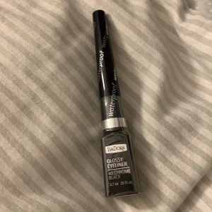 Isadora eyeliner waterpoof - Isadora eyeliner waterpoof. Aldrig andvänd oöppnad förpackning. Har aldrig kommit till andvändning