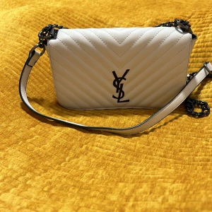 Väska Yves saint Laurent  - YSL väska" benvit"