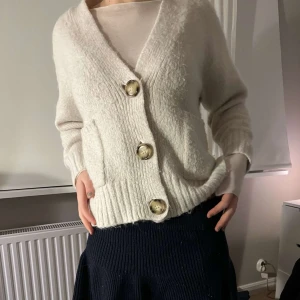 Kofta från zara - Världens mysigaste och gosigaste kofta från zara i världens snyggaste modell 🫶🏼🫶🏼🙌🏼