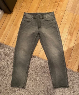 Carhartt newel pants byxor  - Carhartt newel pants byxor, strl 31. Superfint skick. Endast testad 