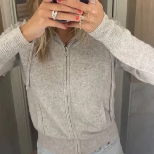 Soft goat  - Älskade soft goat zip!!!💘 Mycket sparsamt använd, och därför i bra skick! Skriv vid fler frågor 