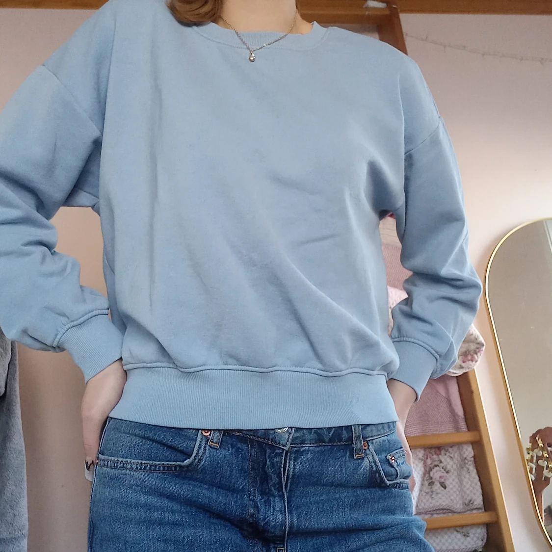 Himmelblå sweatshirt