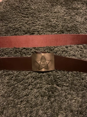 Kommunistiskt paradbälte - Ca 113 cm långt