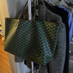 Goyard väska  - Snygg Goyard väska. Väskan är i bra skick. Skriv för mer bilder! 