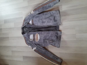 Mc jacka - Grymt läderjacka . Använd bara 4 gånger. Köpern står för frakt