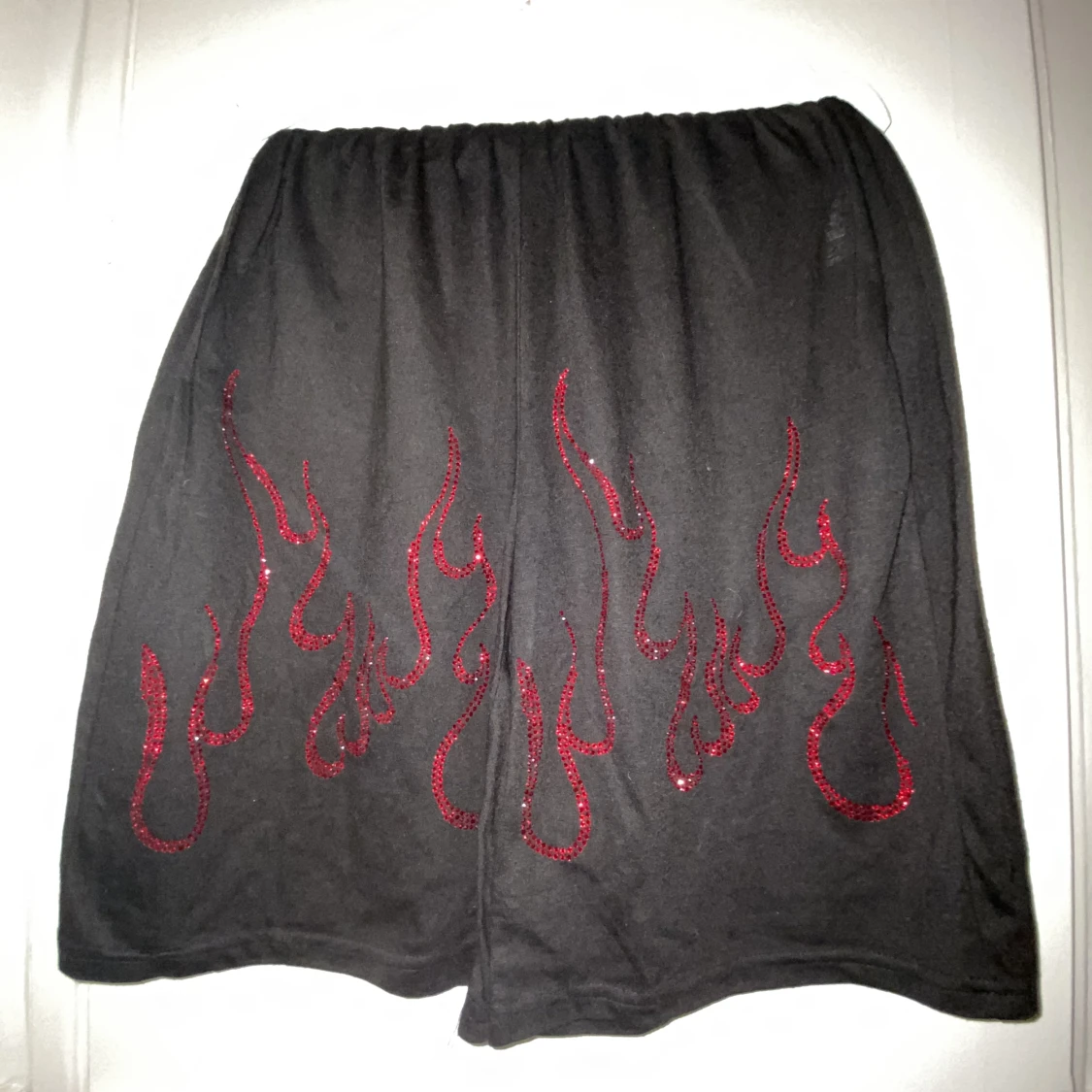 Oversized tee and shorts set with red rhinestones - 90