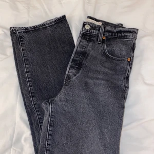 Levi’s Jeans 501  - Klassiska 501 i väldigt bra skick! Pris kan diskuteras. 