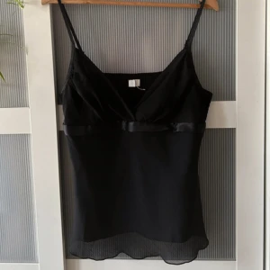 Svart mesh linne  - Jättefint svart meshlinne! (lånade bilder)