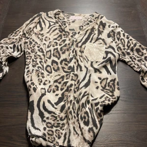 Love li blus - Stl S/M Fint skick 