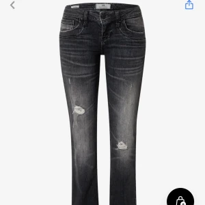 Lbt jeans  - Säljer ett par lbt jeans köpta på Plick säljer då dom var för stora,  skulle kunna byta med en mindre storlek eller allmänt bara sälja dom. Dom är jätte fina och i bra skick ❤️❤️❤️