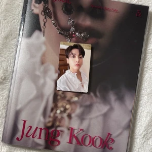 JK time difference photobook - allt med förutom random photocard. 200 kr + frakt!