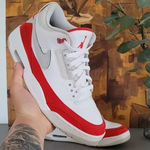 Jordan 3 Retro, Tinker  - Jordan 3 Tinker University Red, strl 42.5, skick 8/10, rep box. Pm vid frågor!