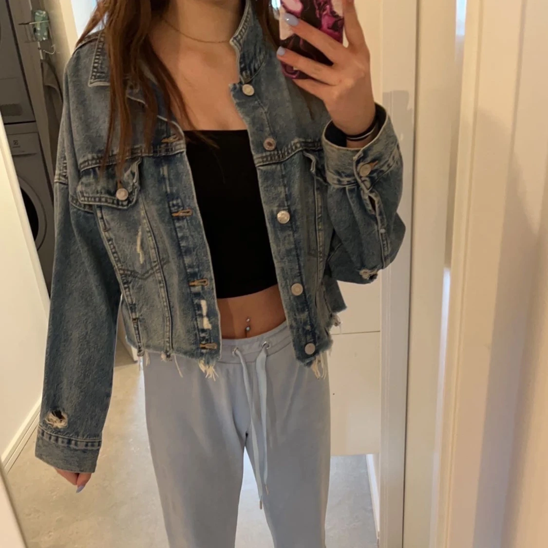 En jeans jacka från h&m, storlek s